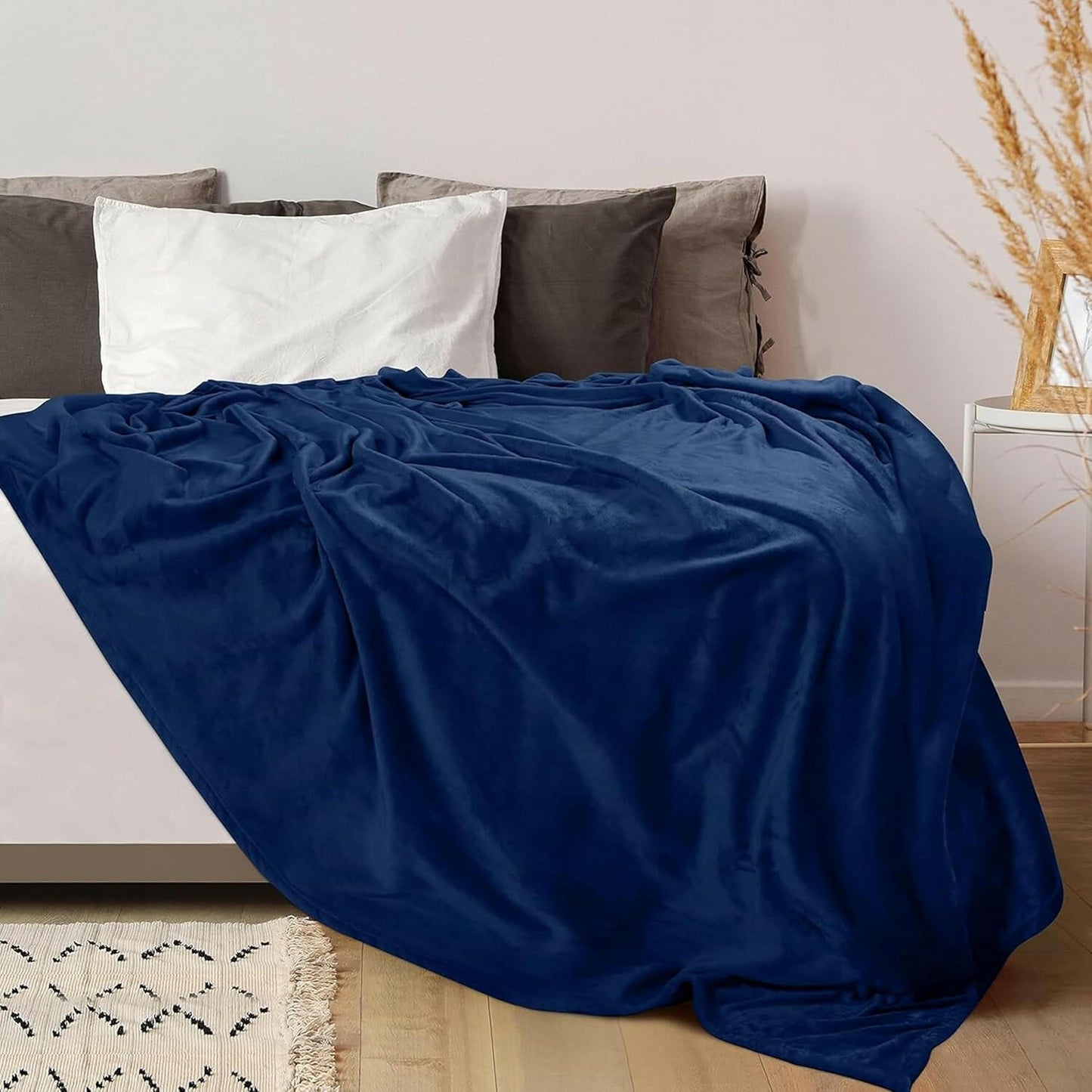 Yanek Fleece Blanket - Ultra Soft Microfiber Luxury Blanket for Couch, Sofa, Bed, Chair, and Travel (150 x 200, Plain-MixColor).